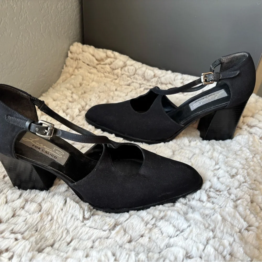 🪻$6/42✋5/$40🍀4/$36🌷3/$30🌼2/$25 LUCA black strappy heels w buckle; block wood - Picture 5 of 8